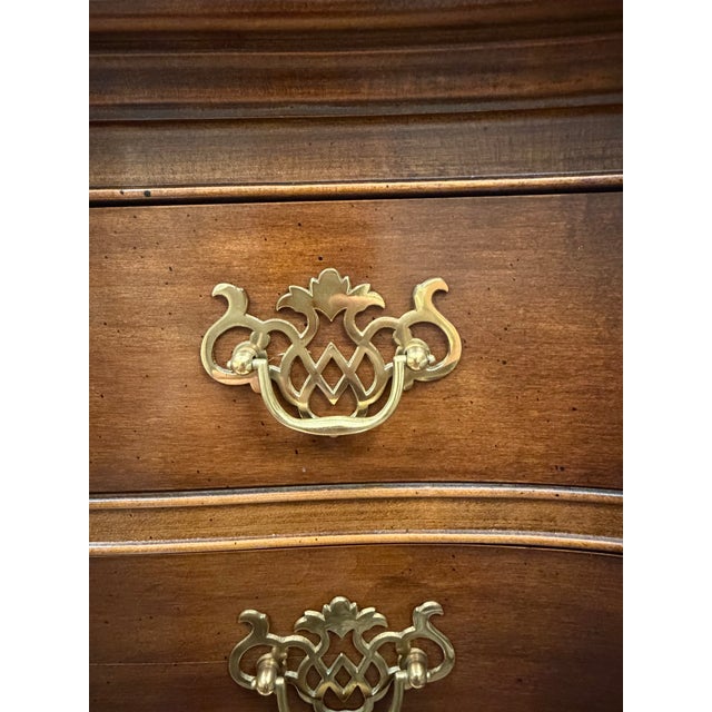 Gemstone Vintage Henredon Georgian-Style Serpentine Chest With Carved Fretwork For Sale - Image 7 of 10