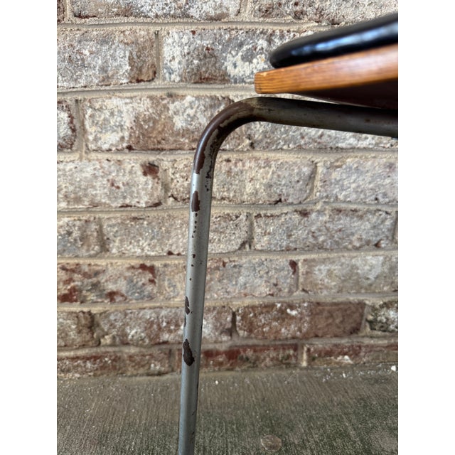 Mid Century Modern Chair, Leather Chrome and Walnut, in the Style of Cherner For Sale - Image 10 of 17