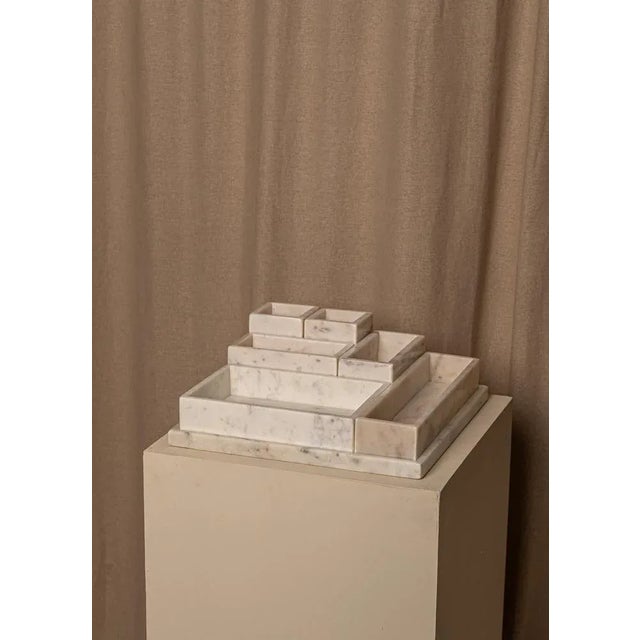 Le Carré White Marble Organizer by Simone & Marcel Dimensions: D 35 x W 35 x H 8 cm. Materials: White Marble.