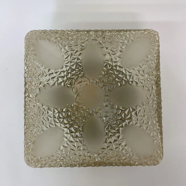 Dimensions:24cm W , 24cm D, 12.5cm H Period: 1970's Condition: Good Period: 1970s Material: Glass, metal European Plug (up...