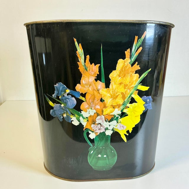 Fun little wastebasket from the Mid-Century. Based on the H stamped on the bottom, this was manufactured out of Chicago...