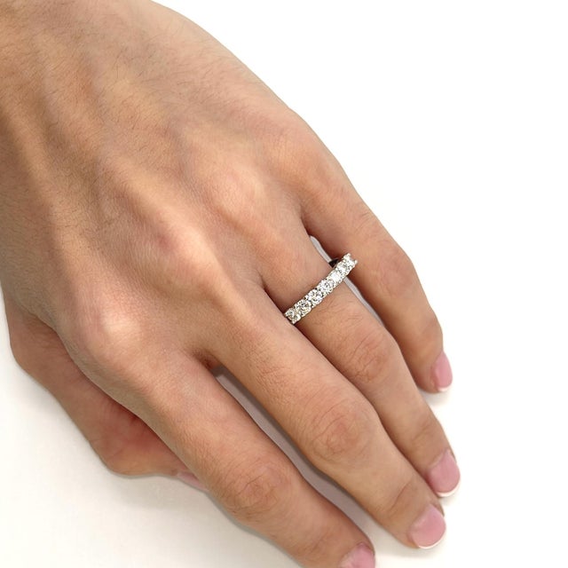 Early 21st Century 14k White Gold Seven-Stone Ring - Size 7.75 For Sale - Image 5 of 6