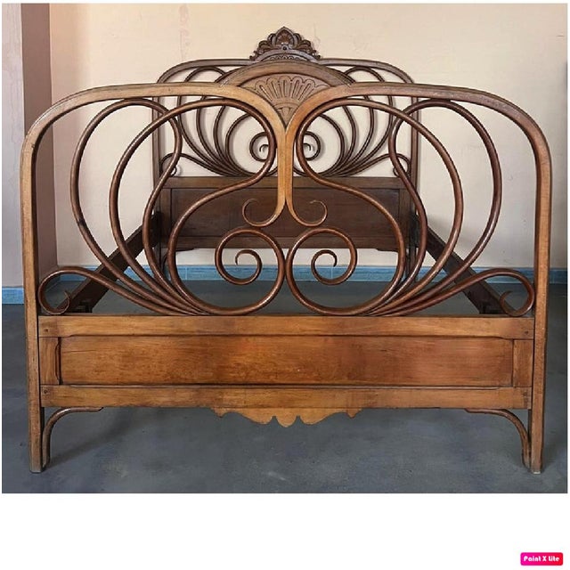 Late 19th Century Austrian Bentwood Queen Bed by Jacob & Josef Kohn, 1900s For Sale - Image 5 of 10