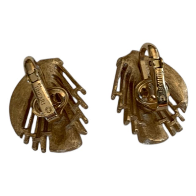 Traditional Pair of Vintage Crown Trafari Gold Tone Ruby Crystal Starburst Clip on Earrings For Sale - Image 3 of 4