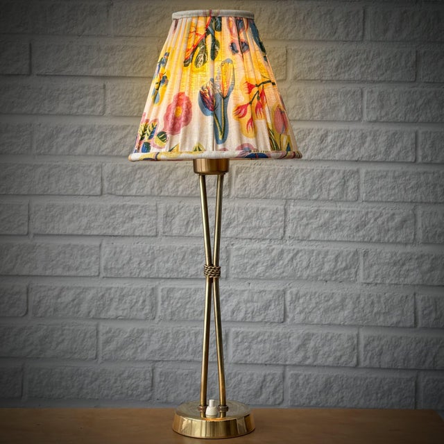 Scandinavian mid-century table lamp, model 726, designed by Hans Bergström and produced by the Swedish manufacturer Ateljé...