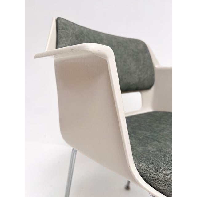 A design icon from the Netherlands from the 1960s! This is the Model 2225 chair by Andre Cordemeijer for Gispen. The chair...