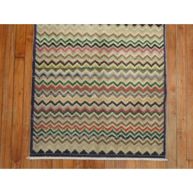 Mid-Century Modern Wavy Vintage Turkish Deco Rug For Sale - Image 3 of 6