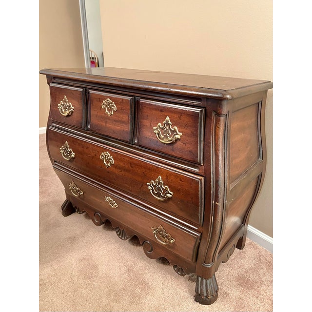 French Drexel Chippendale Mahogany Bombé Bachelor's Chest For Sale - Image 3 of 6