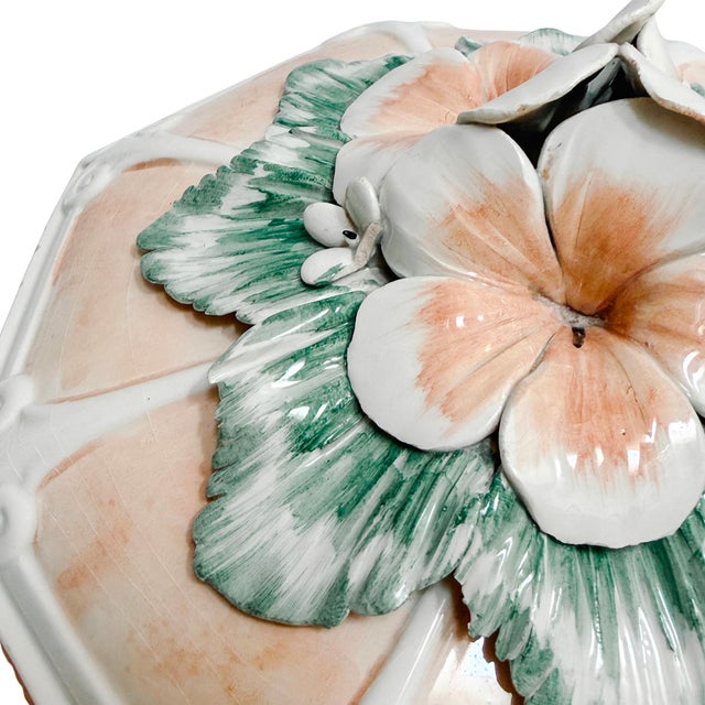 Pink 1980s Italian Porcelain Pink Hibiscus Covered Decorative Bowl For Sale - Image 8 of 9