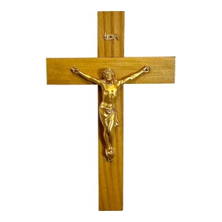 1940s Vintage Traditional Rustic European German Pine Crucifix. For Sale