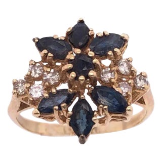 14 Karat Yellow Gold Cluster Ring With Onyx and Diamonds For Sale