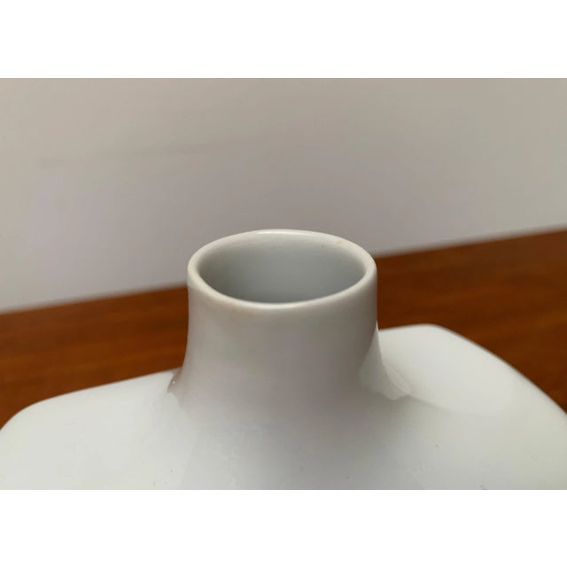 Vintage German Minimalist Porcelain Vase from Fürstenberg For Sale - Image 4 of 18