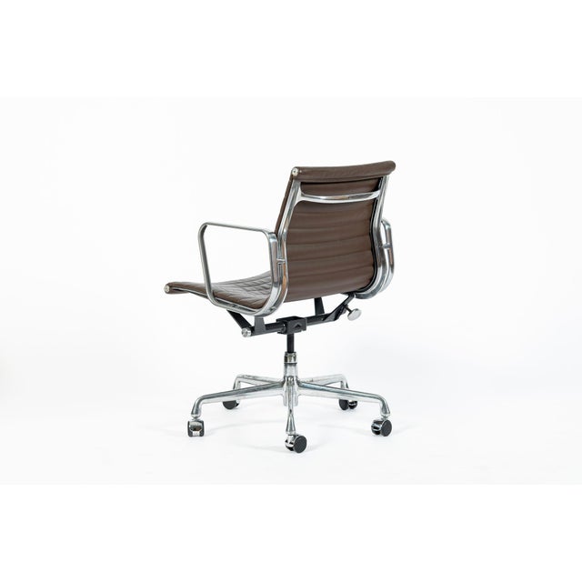 Metal Eames Herman Miller Brown Leather Aluminum Group Thin Pad Desk Chair, 2008 For Sale - Image 7 of 18