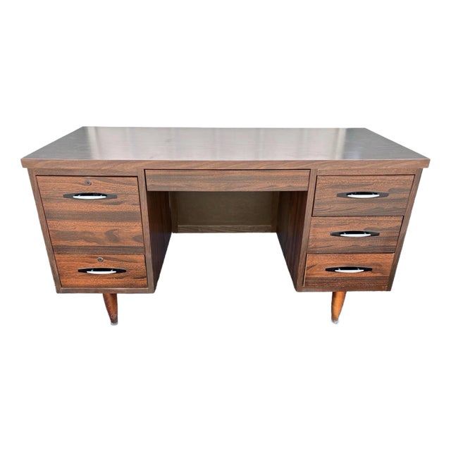 1970s Mid-Century Modern Walnut Kneehole Tanker Desk For Sale