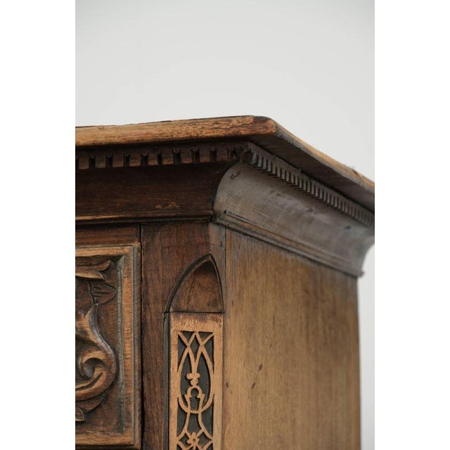 18th Century English Oak Chest of Drawers For Sale - Image 13 of 16
