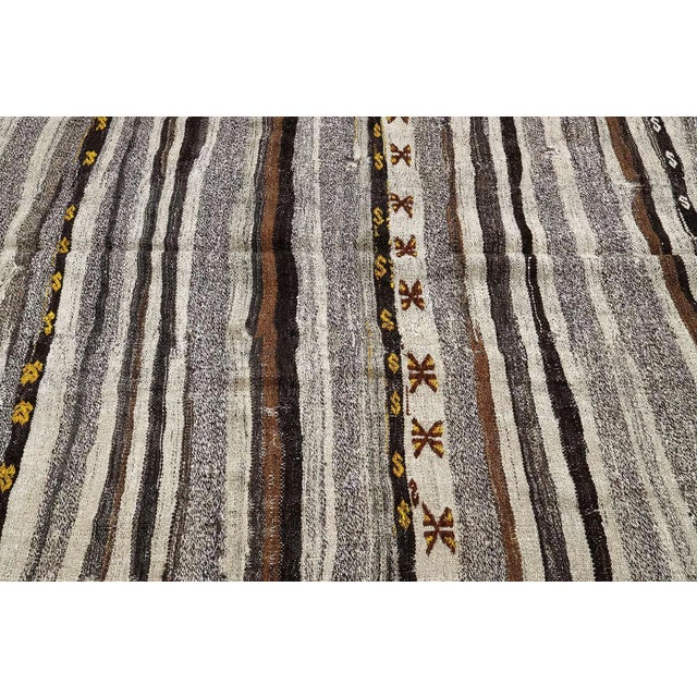 Mid 20th Century Vintage Gray Turkish Kilim Rug For Sale - Image 4 of 7