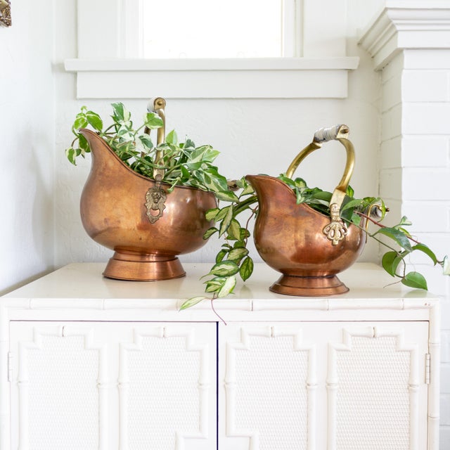 Early 20th Century Copper and Brass Helmet Coal Scuttle With Delft Handles For Sale - Image 5 of 9