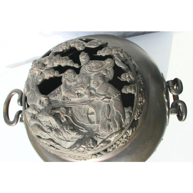 Metal Japanese Meiji Bronze Habachi Large Volume For Sale - Image 7 of 12