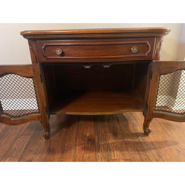 Mid 20th Century Vintage Thomasville French Provincial Nightstand