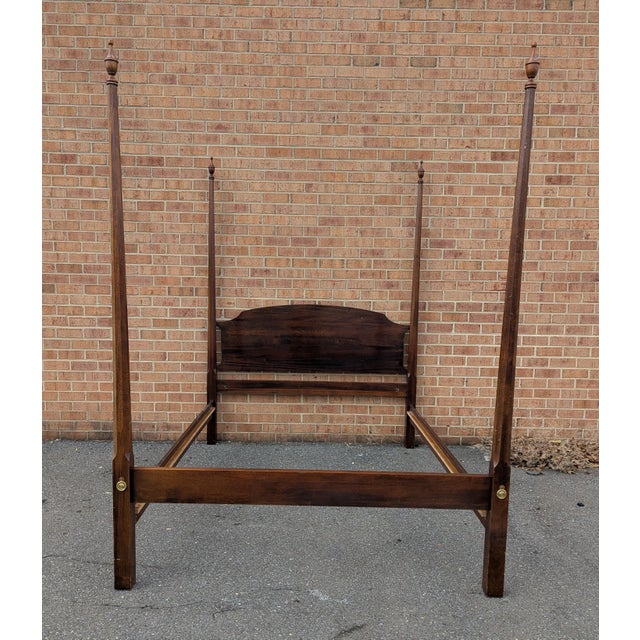 Late 20th Century Vintage Mahogany Traditional Style Queen Size Four Pencil Poster Bed For Sale - Image 5 of 11