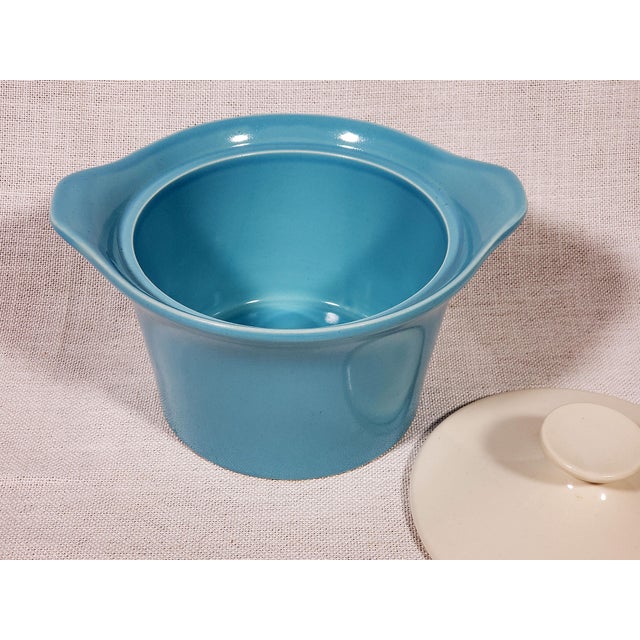 Mid 20th Century Vintage Original Mid Century Modern Atomic Style Shawnee Pottery Casserole Dish & Lid For Sale - Image 5 of 9