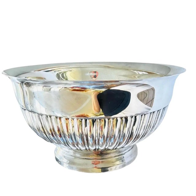Fine Vintage 1950s Towle Silversmiths Large Silver Footed Bar Tub / Champagne / Punch & Wine Cooler This elegant vintage...