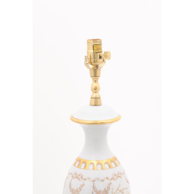 Pair of Gilt Porcelain Regency Lamps by Marbro Lamp Co. - 1950s For Sale In Atlanta - Image 6 of 11