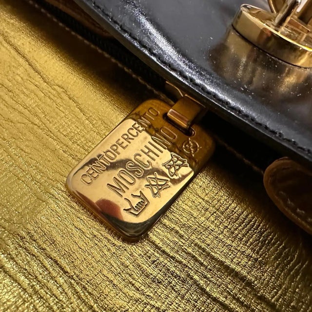 A 1980s Iconic Franco Moschino Small Hand Bag For Sale - Image 9 of 12