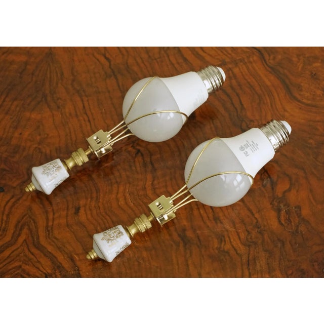 Pair of Vintage French Armorial Samson Porcelain French Décor Chinese Export Style Table Lamps For Sale - Image 13 of 14