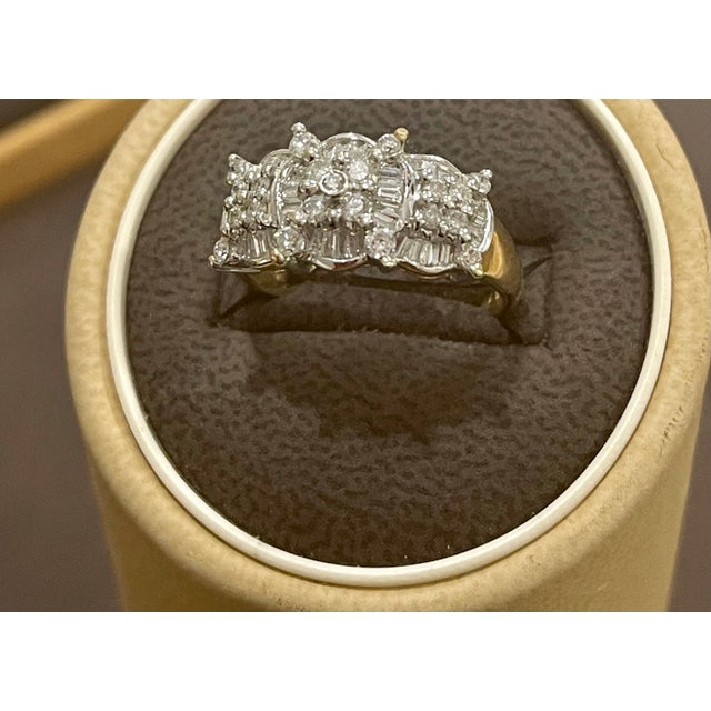 Three-Stone 1.5 Carat Diamond Cluster Cocktail 14 Karat Gold Ring For Sale In New York - Image 6 of 18