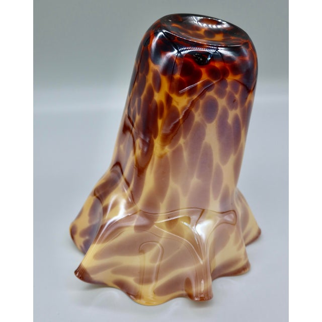 Vintage Tortoiseshell Art Glass Handkerchief Vase — Amber & Cream Ruffled Fazzoletto Vase, Murano Style For Sale - Image 10 of 11