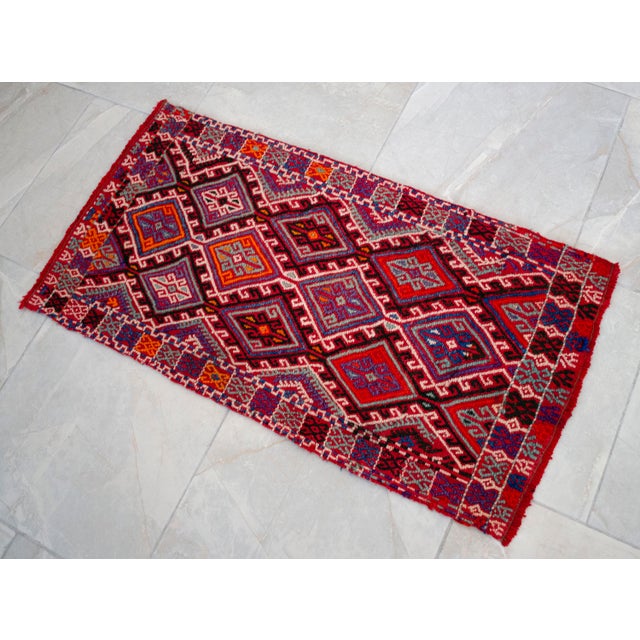 1960s Hand-Woven Braided Small Rug Turkish Jajim Kilim - 20″ × 38″ For Sale - Image 5 of 7