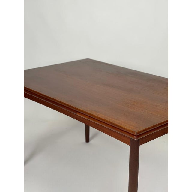 Scandinavian Teak Table, 1960s, in Very Good conditions. Designed 1960 to 1969
