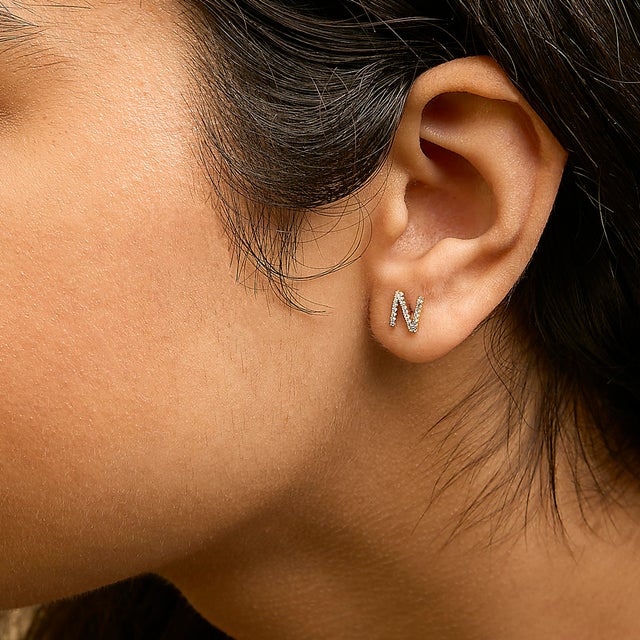 Haus of Brilliance 10K Yellow Gold 1/10 Cttw Diamond 'N' Initial Stud Earring For Sale - Image 4 of 5