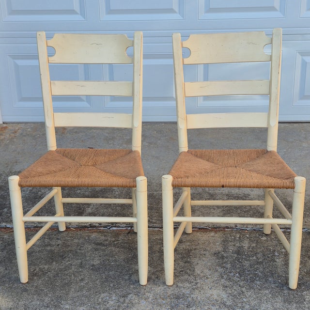 Farmhouse 1990s Ethan Allen French Country Pine Ladder Back Rush Seat Dining Chairs, Set of 4 For Sale - Image 3 of 12