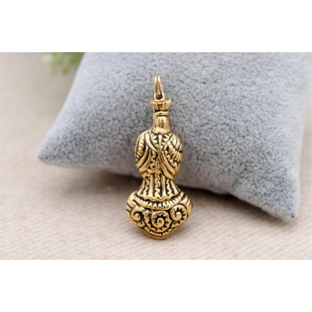 19.2K Gold Our Lady of the Immaculate Conception Pendant For Sale - Image 4 of 6