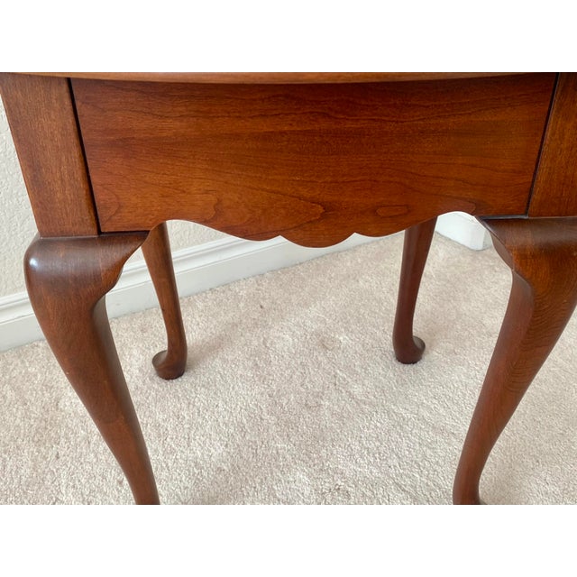 Queen Anne Late 20th Century Traditional Pennsylvania House Queen Anne Style Solid Cherry Oval Accent Table With Drawer Excellent Condition. For Sale - Image 3 of 18