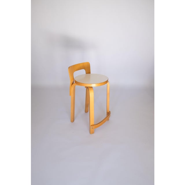 Mid-Century Modern K65 Stools by Alvar Aalto for Artek, 1970s, Set of 3 For Sale - Image 3 of 10