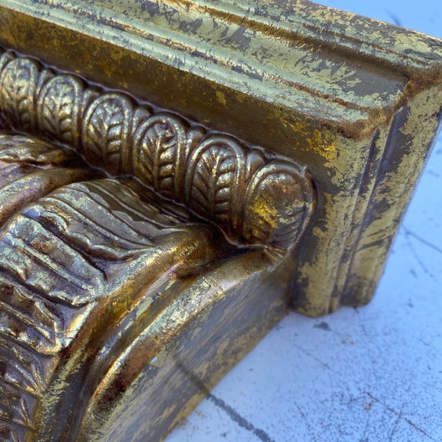 French 1980s Neoclassical Gilded Ceramic Wall Bracket For Sale - Image 3 of 5