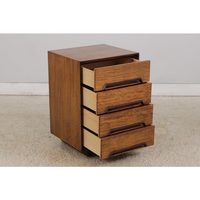 1950s Pair of Drexel Perspective Walnut Nightstands For Sale - Image 5 of 16