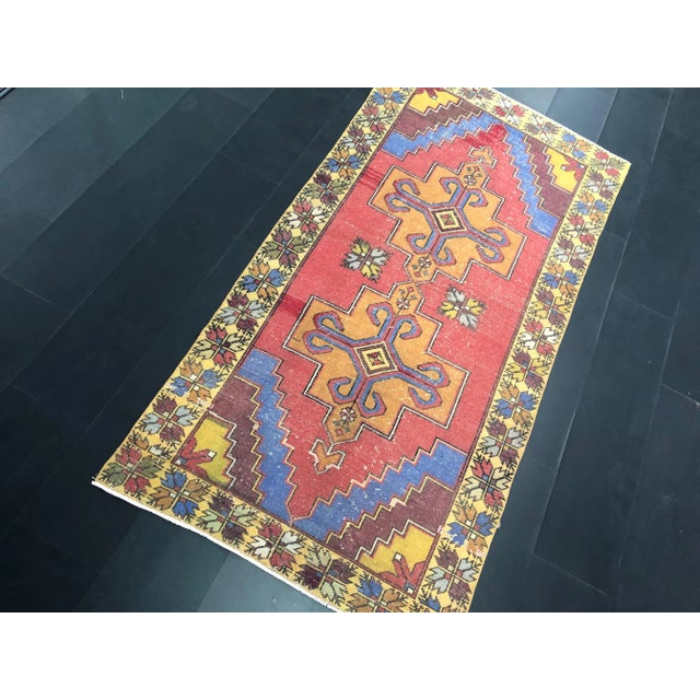 Red Orange and Yellow Faded Oushak Turkish Traditional Vintage Tribal Area Rug For Sale In Phoenix - Image 6 of 11