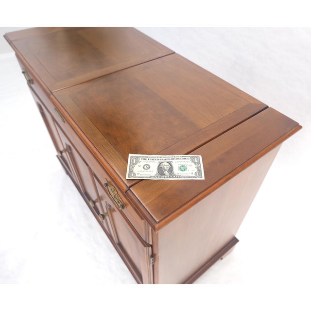 Flip Top Banded One Drawer Raised Panel Cherry 3 Door Liquor Cabinet Server MINT For Sale - Image 9 of 18