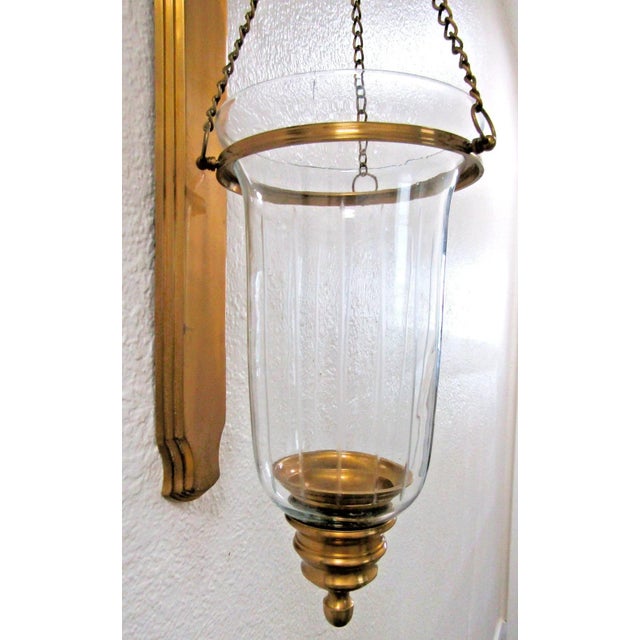 Virginia Metalcrafters Antique Brass Hurricane Wall Candle Sconce Pair Attributed to Virginia Metalcrafters For Sale - Image 4 of 18