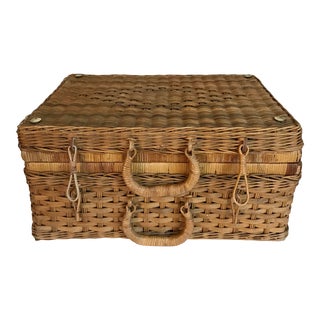 Vintage Picnic Style Wicker Rattan Woven Basket For Sale