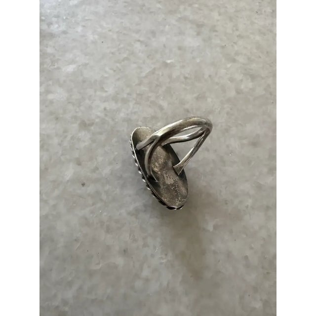 Wonderful vintage turquoise and sterling silver ring - size 8.