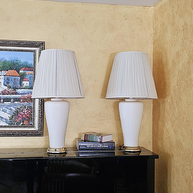 Pair of Vintage White Ceramic Urn Form Table Lamps With Gold Bases and Pleated Shades For Sale - Image 17 of 18