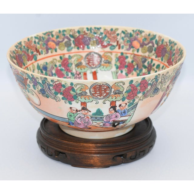 Vintage Famille Rose/Rose Medallion Da Qing Quianlong Nian Zhi Chinese Porcelain Bowl Beautiful, exquisite porcelain...