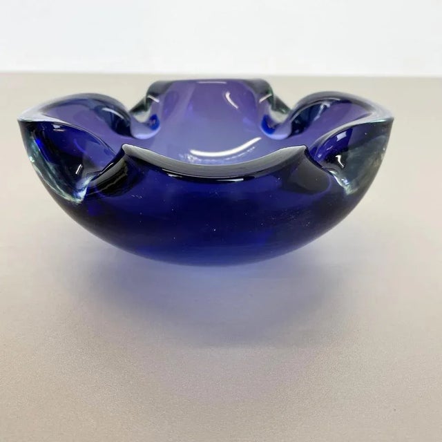Heavy Blue Murano Glass Shell Bowl or Ashtray, Italy, 1970s For Sale - Image 11 of 17