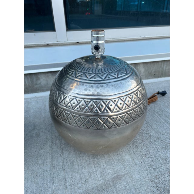 Silver Pair of Nickel Plated Spherical Brass Table Lamps From Sarreid Ltd. For Sale - Image 8 of 13