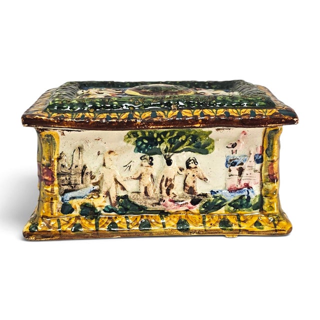 Yellow Mid-20th Century Italian Renaissance Revival Majolica High-Relief Ceramic Box For Sale - Image 8 of 18